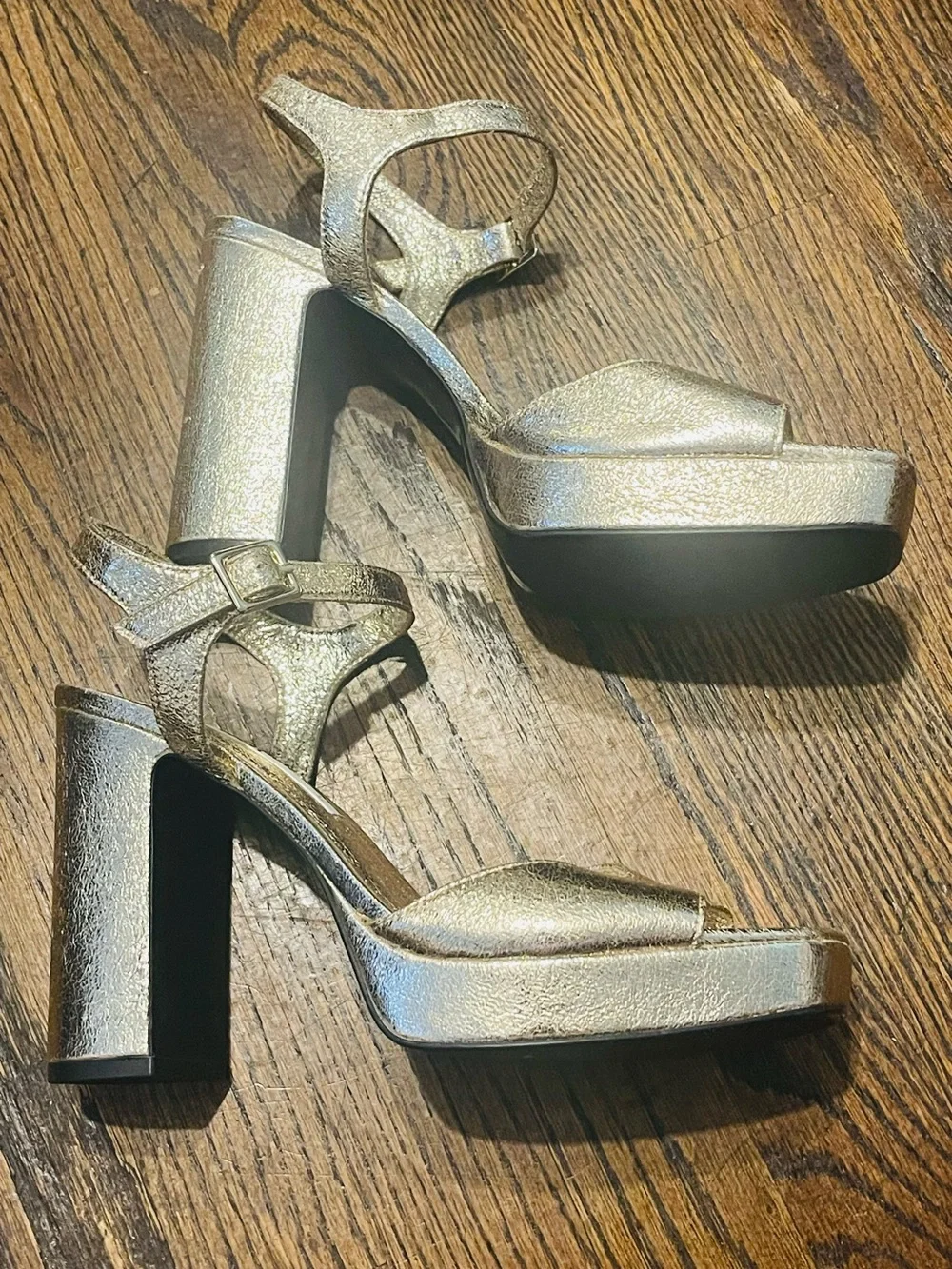 Zara women’s elegant Gold Metallic Platform Block Heel Sandals size 40 us 7.5